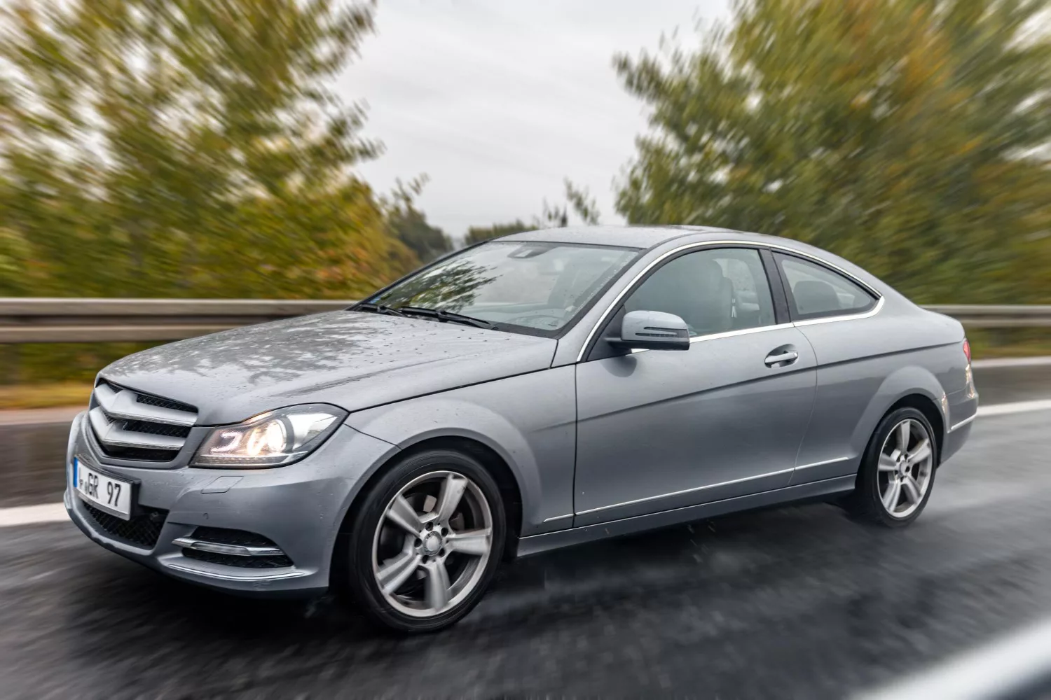 midsize-car-rental-zoom