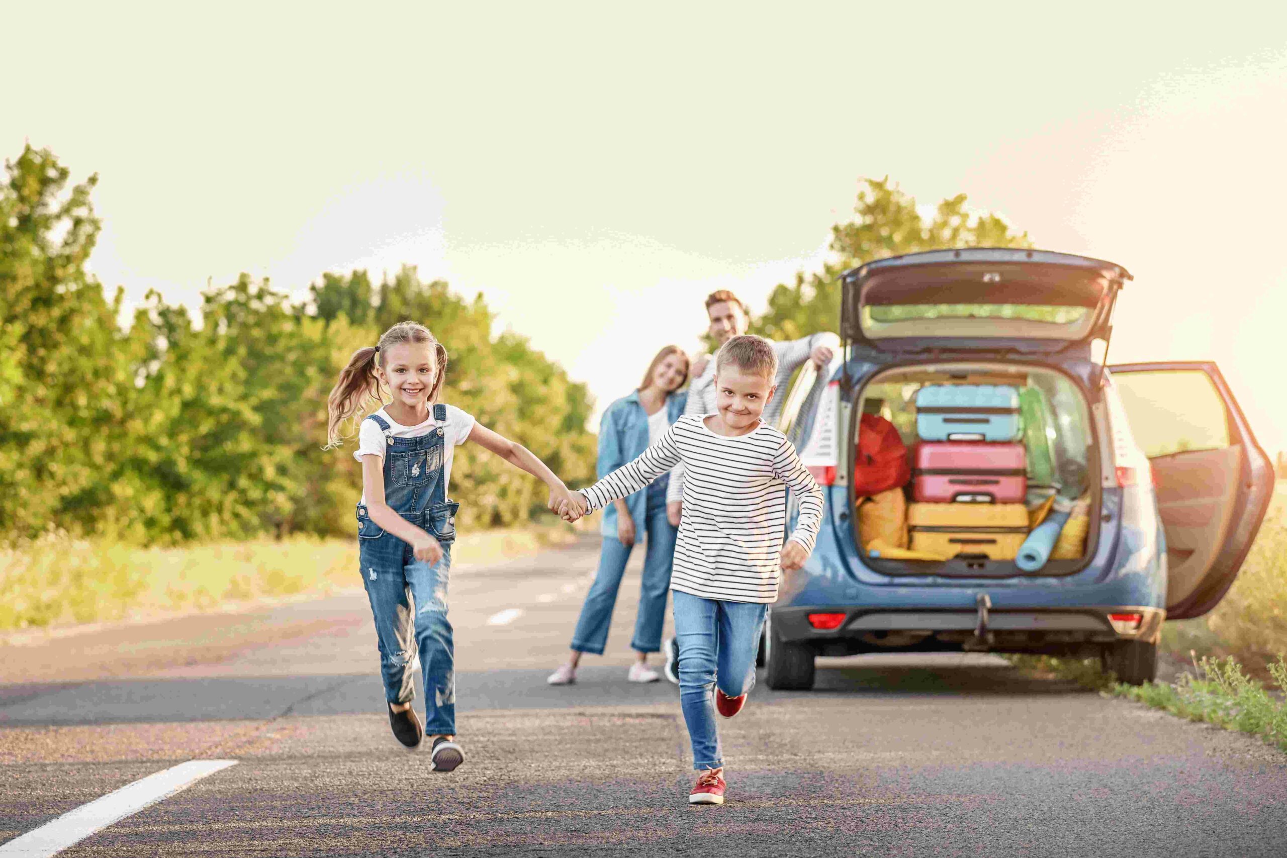 Cheap car rental Orlando airport SUV rental Orlando vehicle driving on a Florida highway during a family vacation road trip