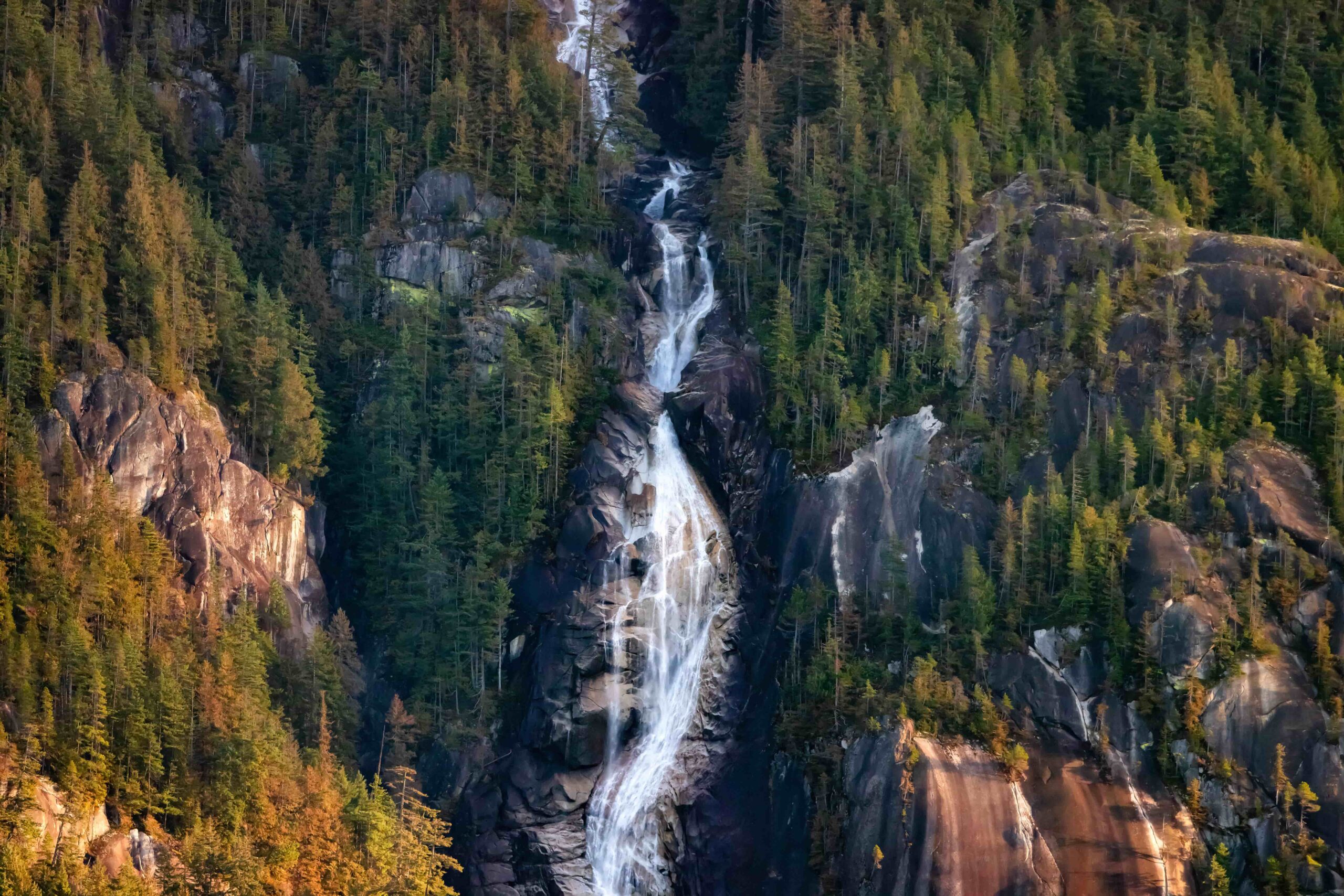 Vancouver to Whistler road trip featuring Shannon Falls and Sea-to-Sky Highway attractions