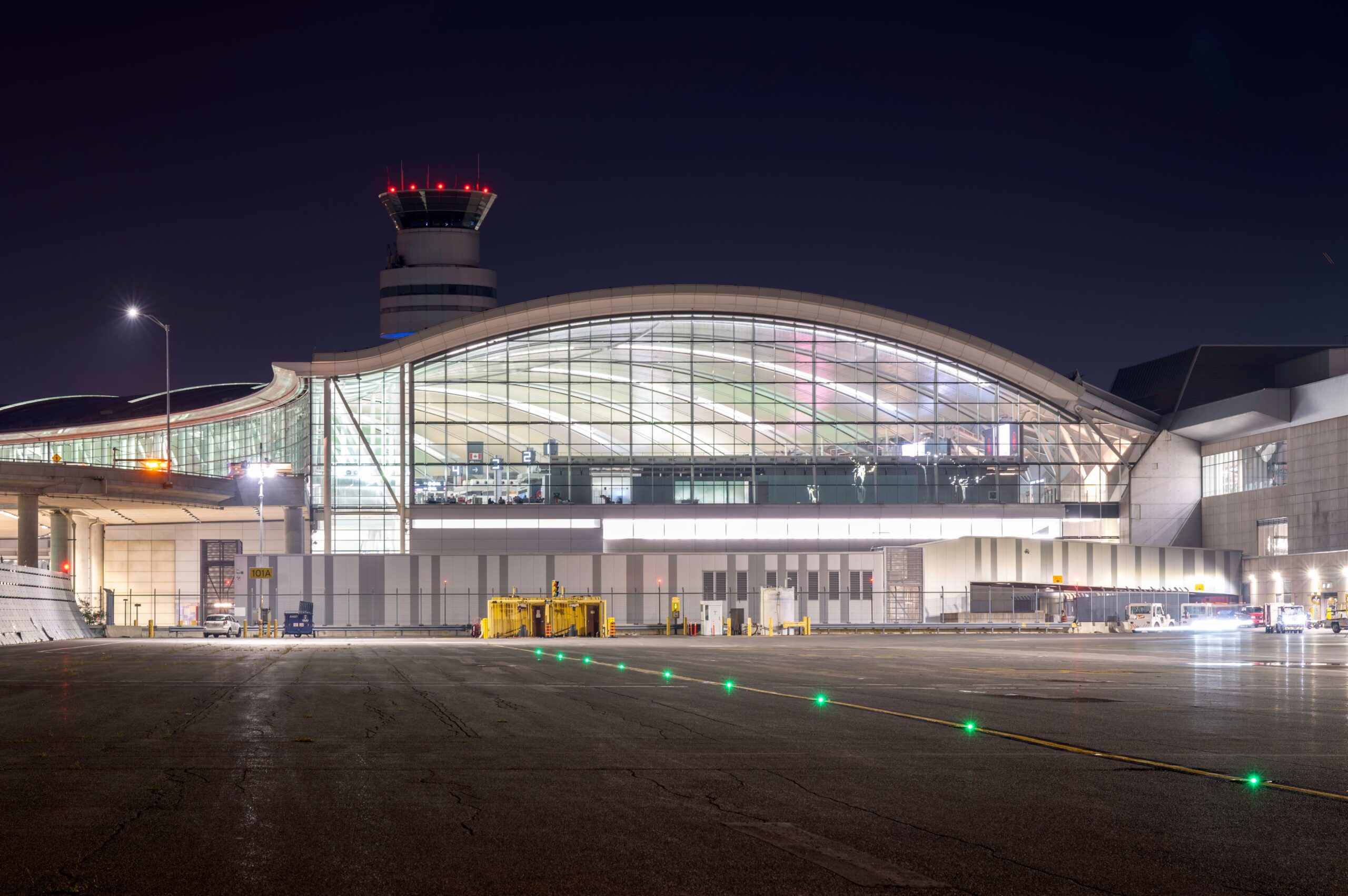 Toronto Pearson Airport (YYZ)