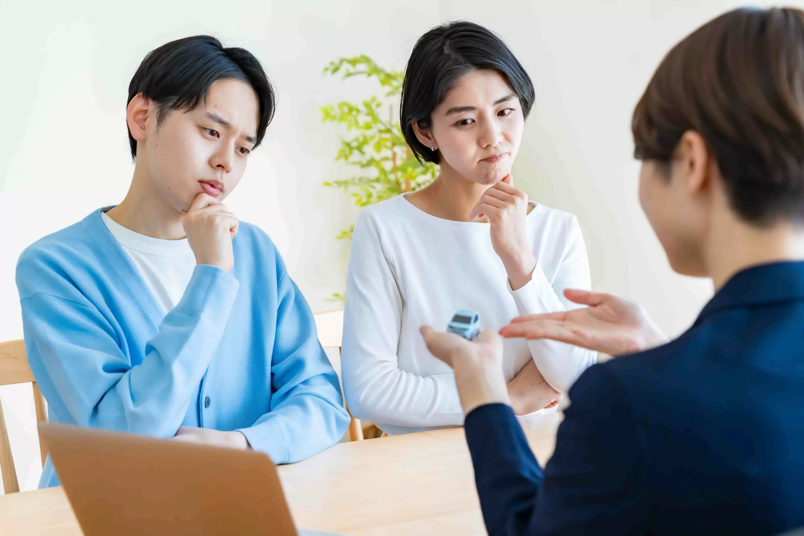 How to choose the right car rental company by comparing prices fleet quality and customer service