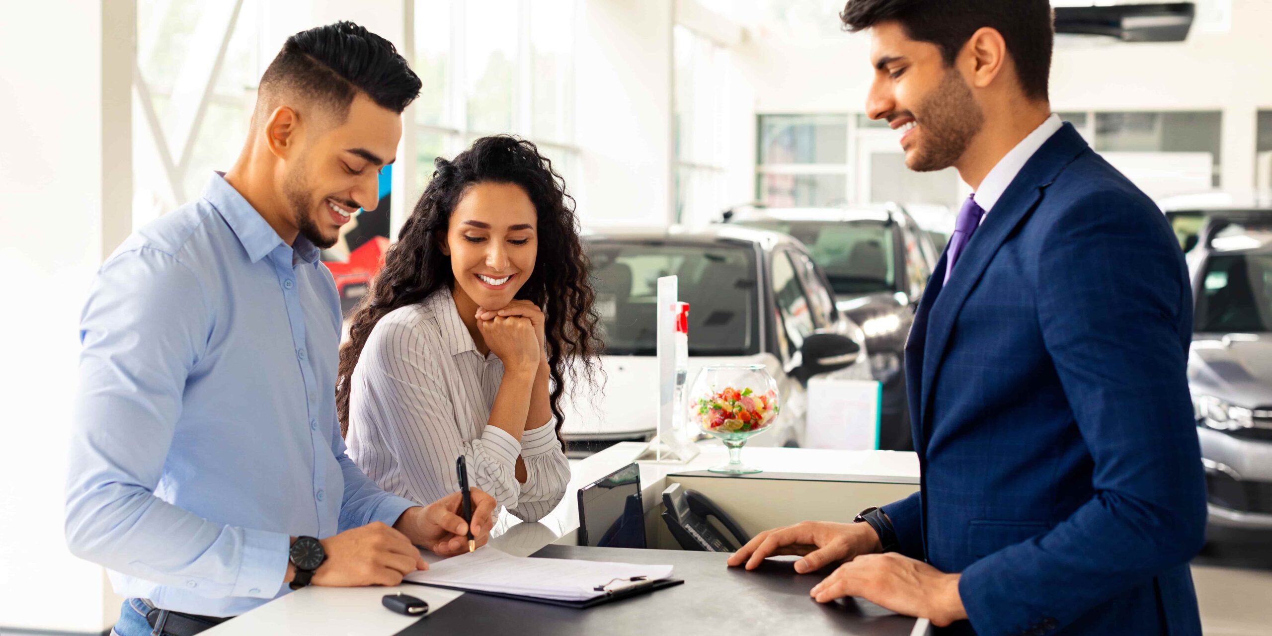 Customer receiving support from a professional car rental company