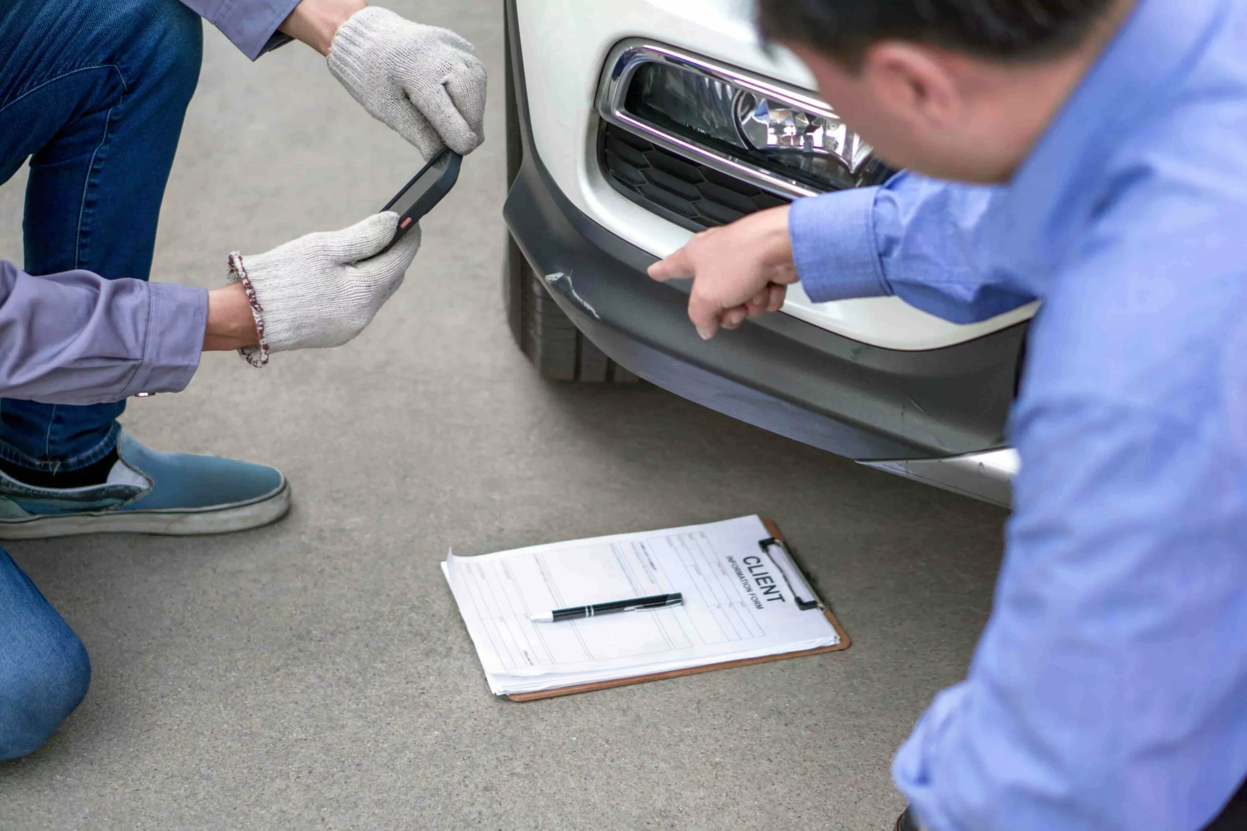 Inspecting and photographing a rental car before returning it