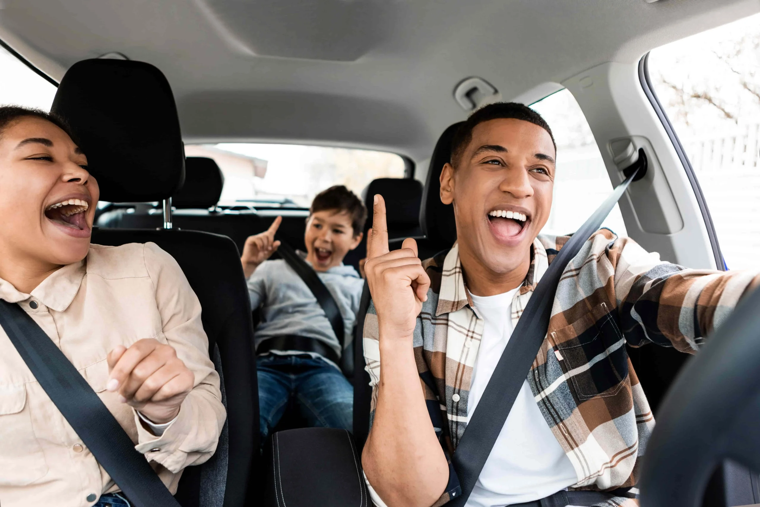 Family vacation car rental checklist for choosing a suitable vehicle and preparing for a family road trip