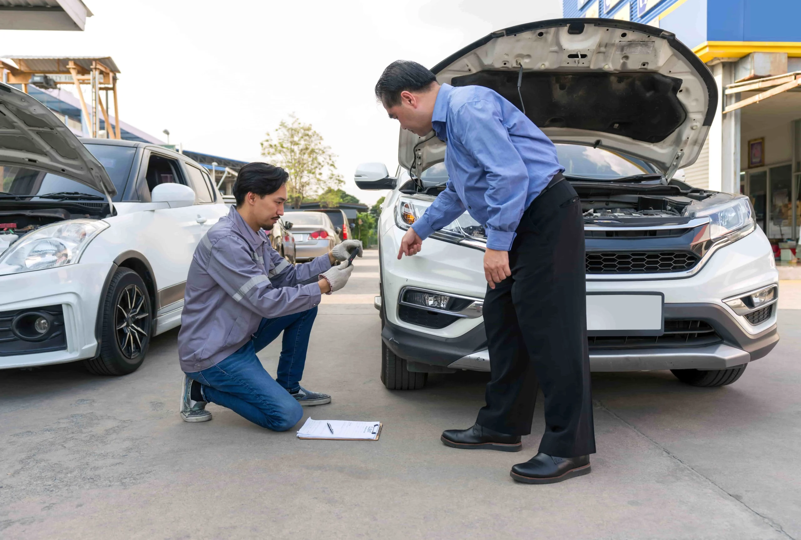 Family vacation car rental checklist for checking vehicle damage and rental conditions before departure